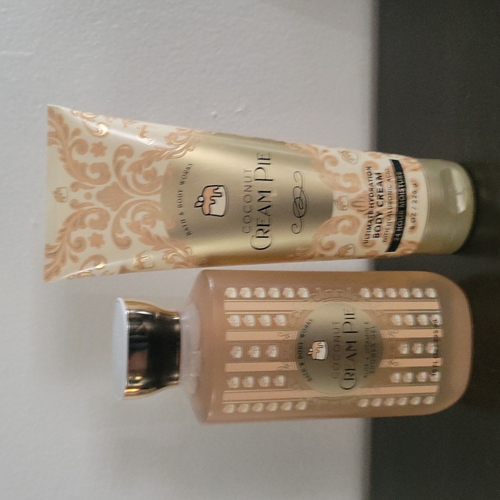 Coconut Cream Pie (body wash &body cream)